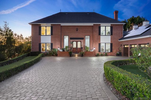 2915 Managua Pl, Carlsbad, CA 92009