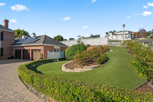 2915 Managua Pl, Carlsbad, CA 92009