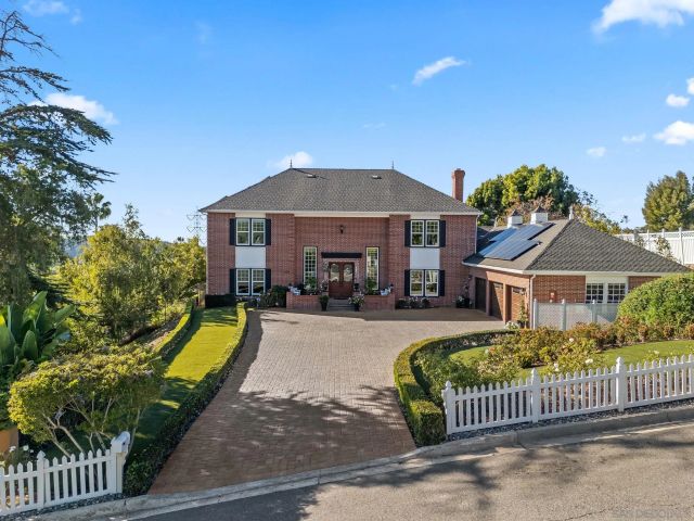 2915 Managua Pl, Carlsbad, CA 92009