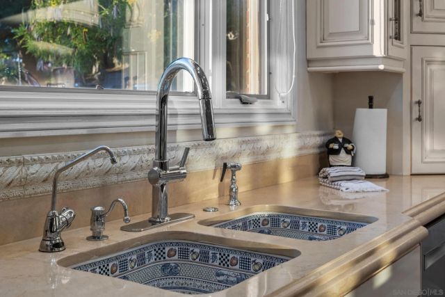 2915 Managua Pl, Carlsbad, CA 92009