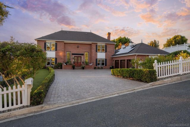 2915 Managua Pl, Carlsbad, CA 92009