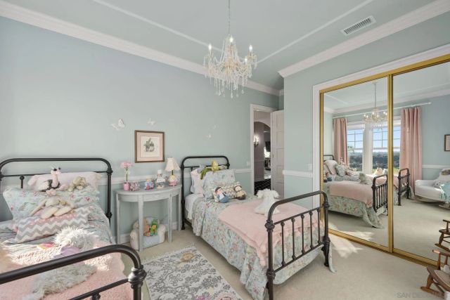 2915 Managua Pl, Carlsbad, CA 92009