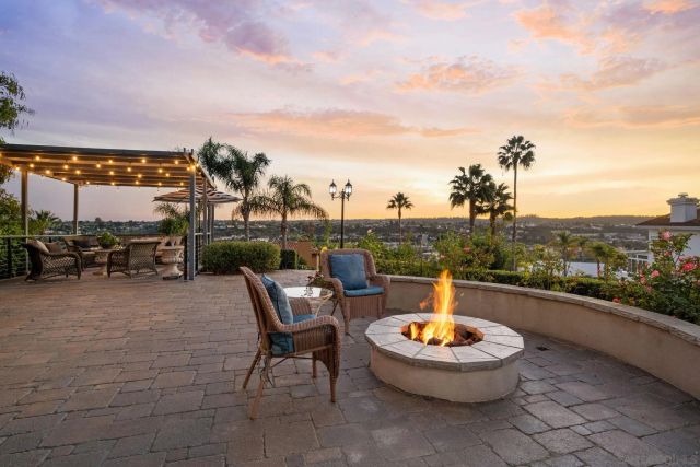 2915 Managua Pl, Carlsbad, CA 92009