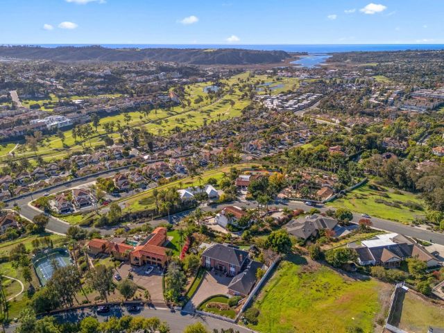 2915 Managua Pl, Carlsbad, CA 92009