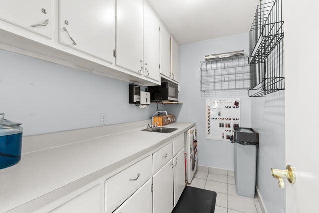 1726 W Michigan Avenue, Battle Creek City, MI 49037