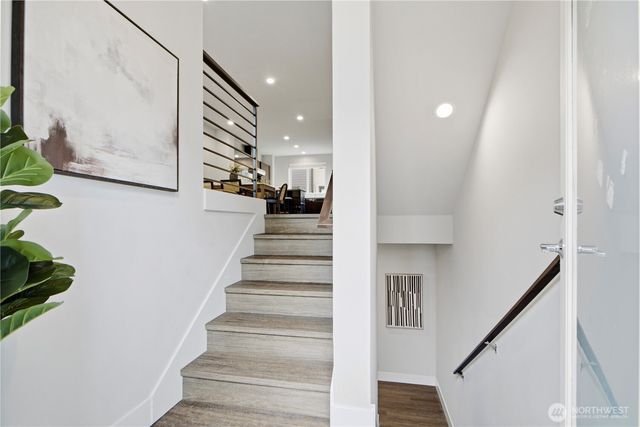 522 Glacier Walk SE, Sammamish, WA 98074