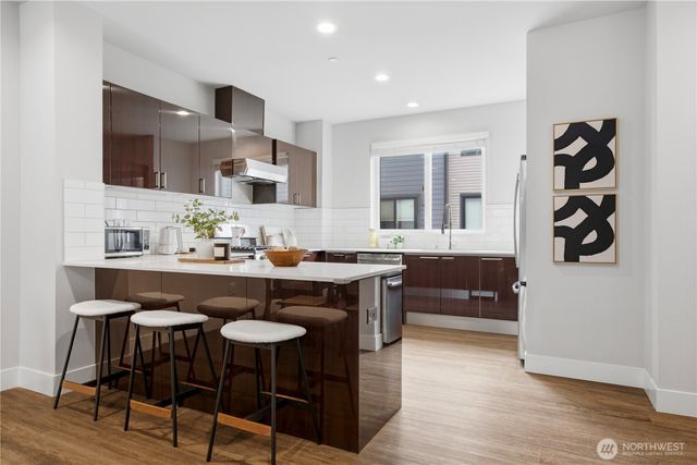 522 Glacier Walk SE, Sammamish, WA 98074