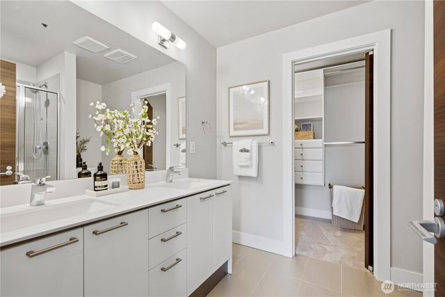 522 Glacier Walk SE, Sammamish, WA 98074