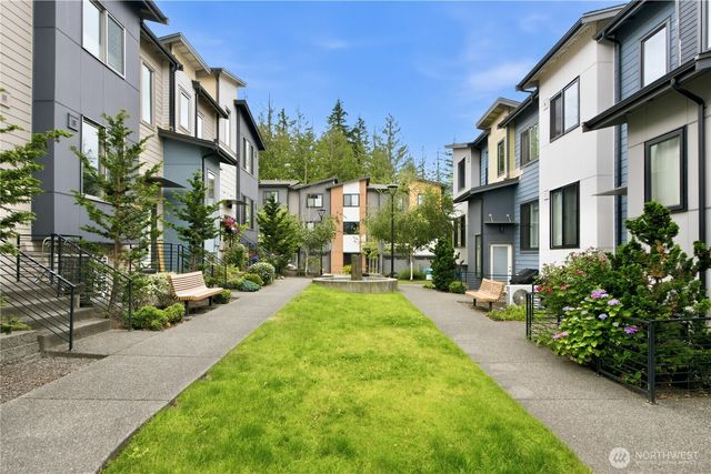522 Glacier Walk SE, Sammamish, WA 98074