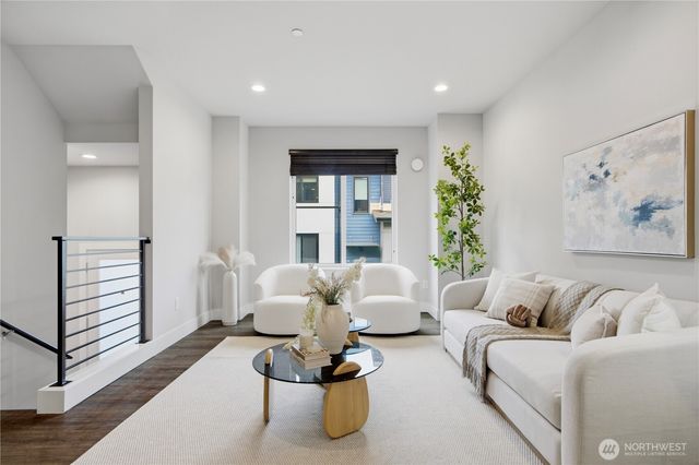 522 Glacier Walk SE, Sammamish, WA 98074