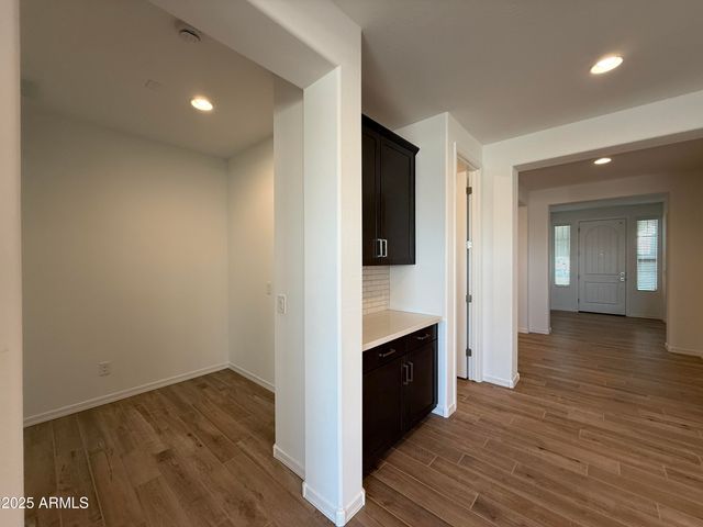 10155 W COLUMBUS Avenue, Avondale, AZ 85392