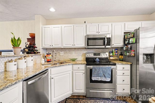 6416 Saint Bernard Way, Charlotte, NC 28269