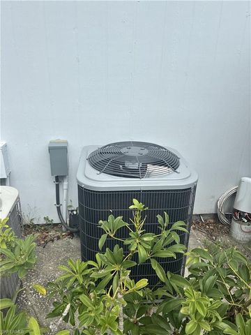 3271 Royal Canadian TRCE 2, Fort Myers, FL 33907