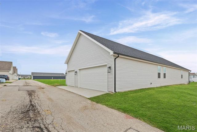 3928 Red Bird Lane, Swansea, IL 62226