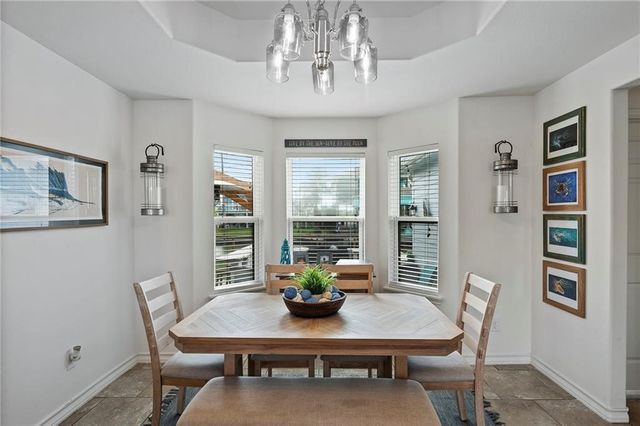 106 Dove Dr, Rockport, TX 78382