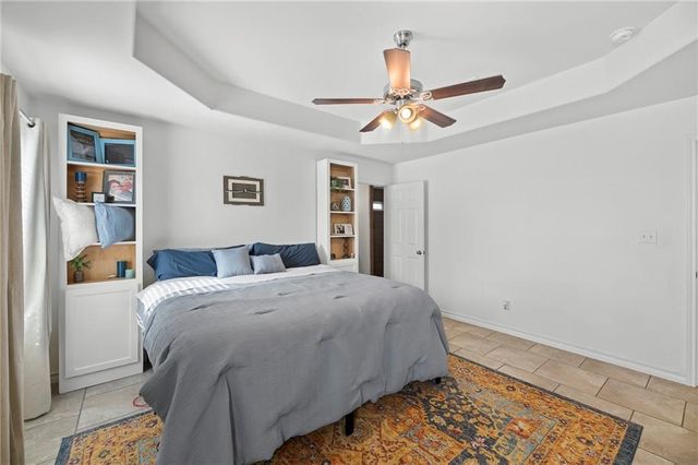 106 Dove Dr, Rockport, TX 78382