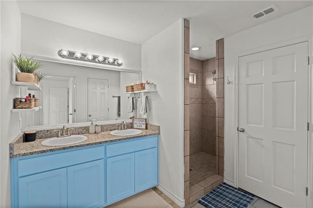 106 Dove Dr, Rockport, TX 78382