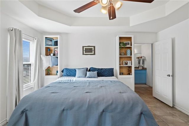 106 Dove Dr, Rockport, TX 78382