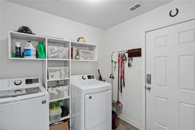 106 Dove Dr, Rockport, TX 78382