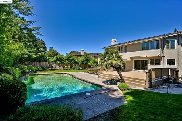 916 Woodland Dr, San Ramon, CA 94582