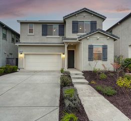 8486 Belcastel Way, Fair Oaks, CA 95628