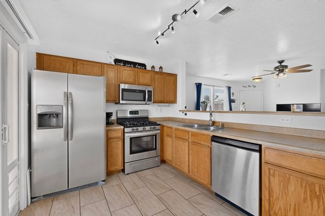 736 Torretta Drive SW, Albuquerque, NM 87121