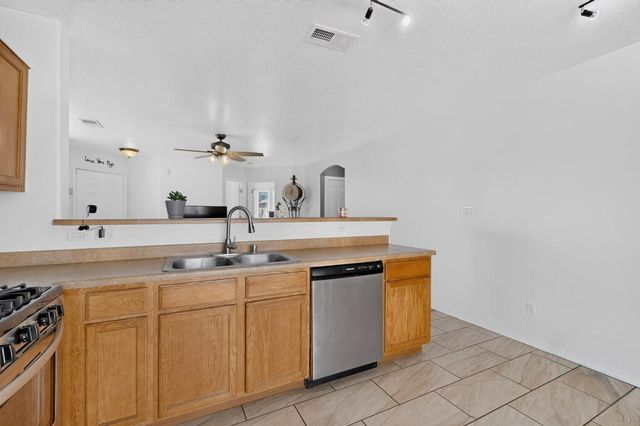 736 Torretta Drive SW, Albuquerque, NM 87121