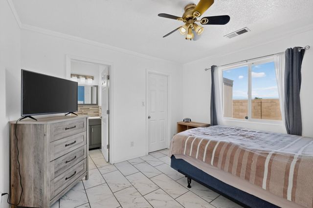 736 Torretta Drive SW, Albuquerque, NM 87121