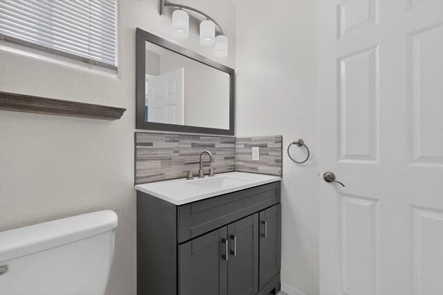 736 Torretta Drive SW, Albuquerque, NM 87121