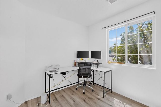 736 Torretta Drive SW, Albuquerque, NM 87121