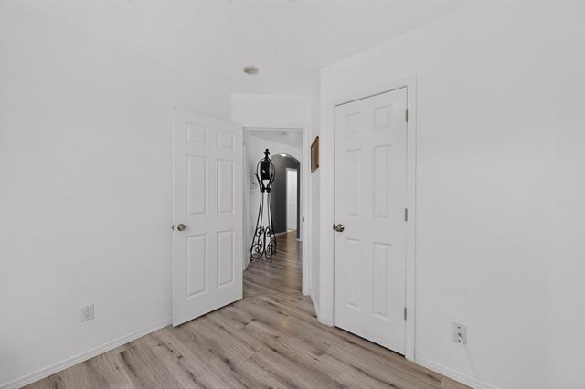 736 Torretta Drive SW, Albuquerque, NM 87121
