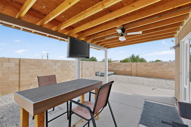 736 Torretta Drive SW, Albuquerque, NM 87121