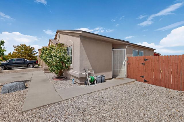 736 Torretta Drive SW, Albuquerque, NM 87121