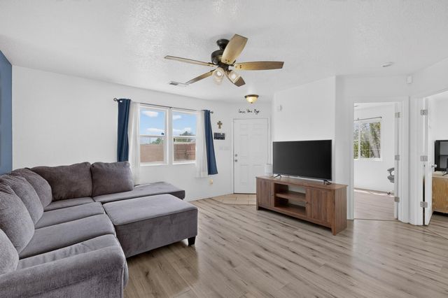 736 Torretta Drive SW, Albuquerque, NM 87121