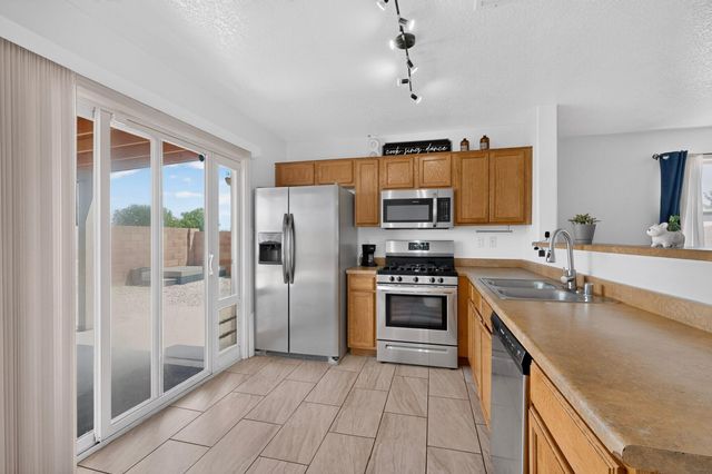736 Torretta Drive SW, Albuquerque, NM 87121