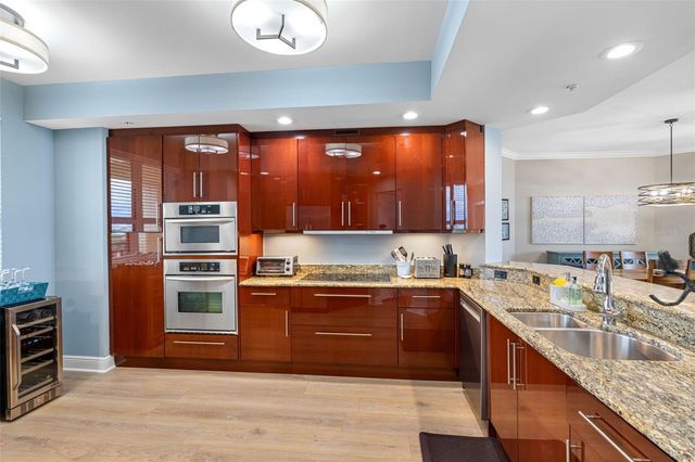 5823 BOWEN DANIEL DRIVE 703, Tampa, FL 33616