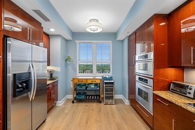 5823 BOWEN DANIEL DRIVE 703, Tampa, FL 33616