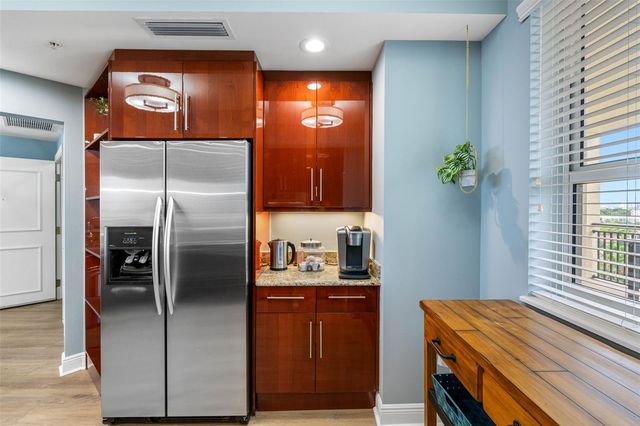 5823 BOWEN DANIEL DRIVE 703, Tampa, FL 33616