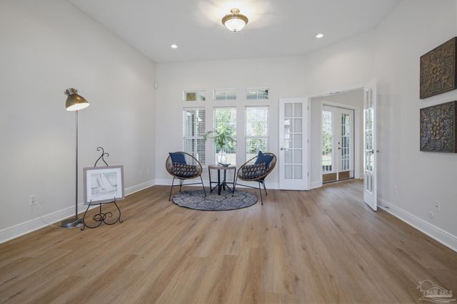 5642 Highland Lake Dr, Milton, FL 32583