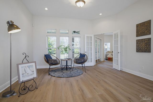 5642 Highland Lake Dr, Milton, FL 32583