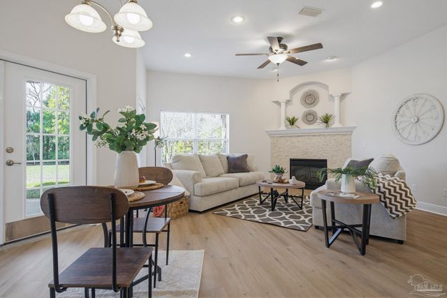 5642 Highland Lake Dr, Milton, FL 32583