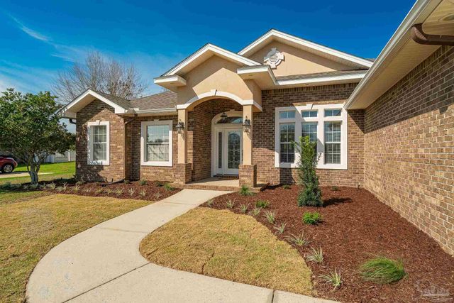 5642 Highland Lake Dr, Milton, FL 32583