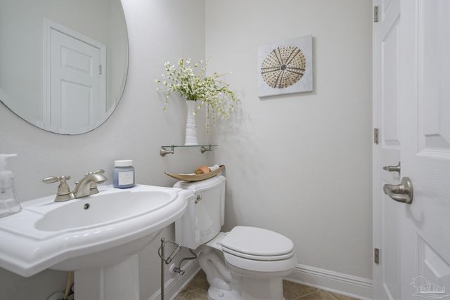 5642 Highland Lake Dr, Milton, FL 32583