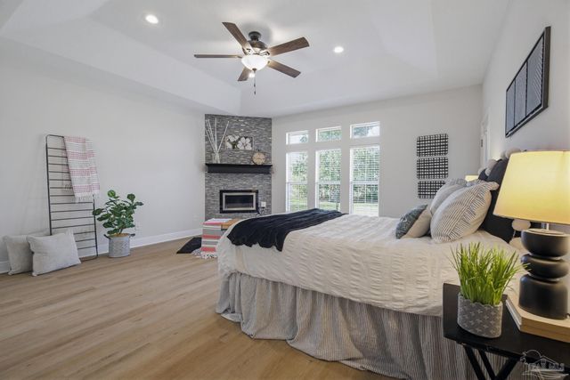 5642 Highland Lake Dr, Milton, FL 32583