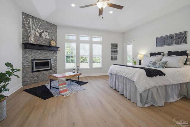 5642 Highland Lake Dr, Milton, FL 32583