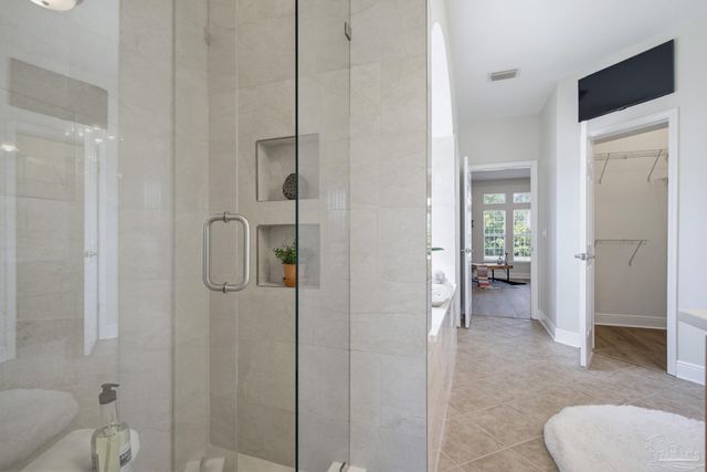 5642 Highland Lake Dr, Milton, FL 32583