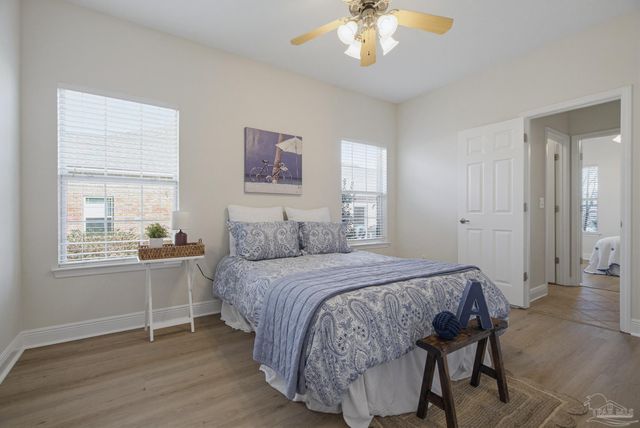 5642 Highland Lake Dr, Milton, FL 32583