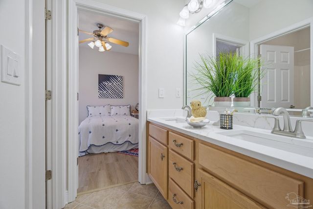 5642 Highland Lake Dr, Milton, FL 32583