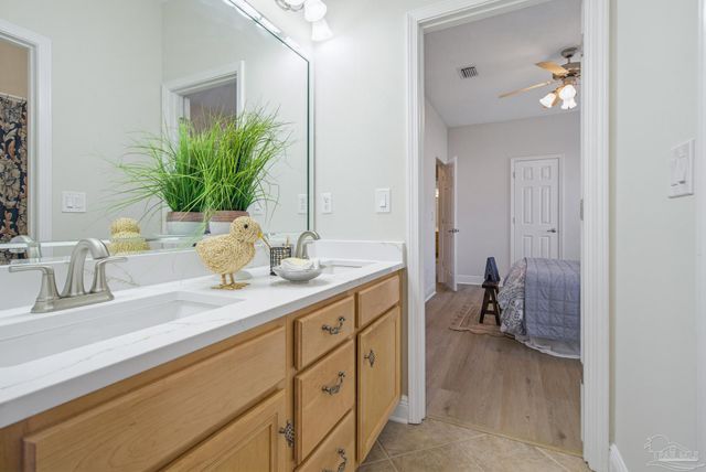 5642 Highland Lake Dr, Milton, FL 32583