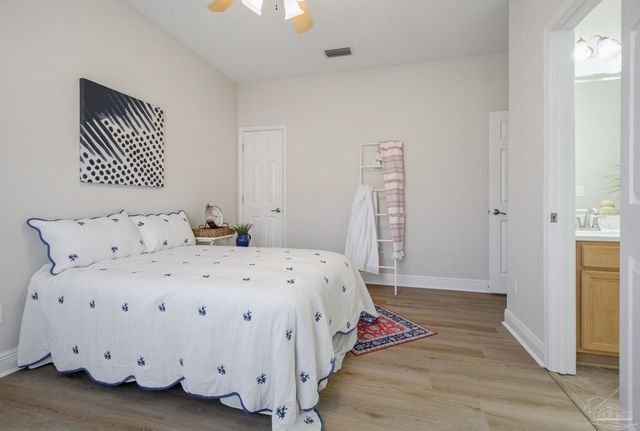 5642 Highland Lake Dr, Milton, FL 32583